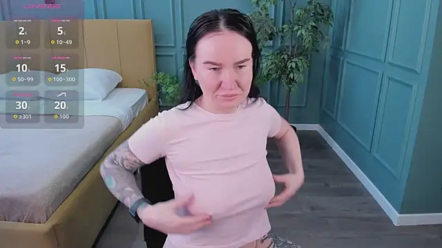 JustGrace online show from 04/10/26, 05:36