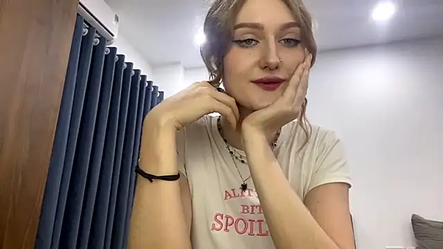 Snapshot of HotCheeseCake chatting on 02/28/26, 10:48 HotCheeseCake online show from 02/28/26, 10:48