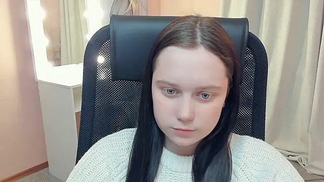 Snapshot of LynnaNull chatting on 02/24/26, 01:23 LynnaNull online show from 02/24/26, 01:23