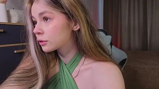 Dipamelly online show from 04/08/26, 02:13