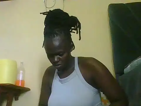 Snapshot of Lynne10 chatting on 06/27/26, 06:58 Lynne10 online show from 06/27/26, 06:58