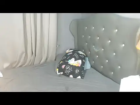 Ela Rossie online show from 04/05/26, 02:02