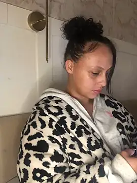 mayawesttt online show from 04/15/26, 10:21