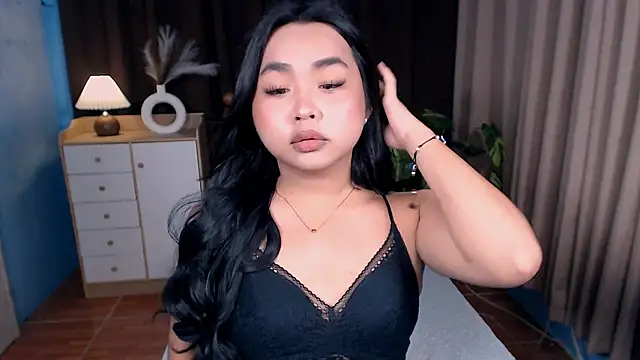 hoellygia online show from 03/10/26, 02:54