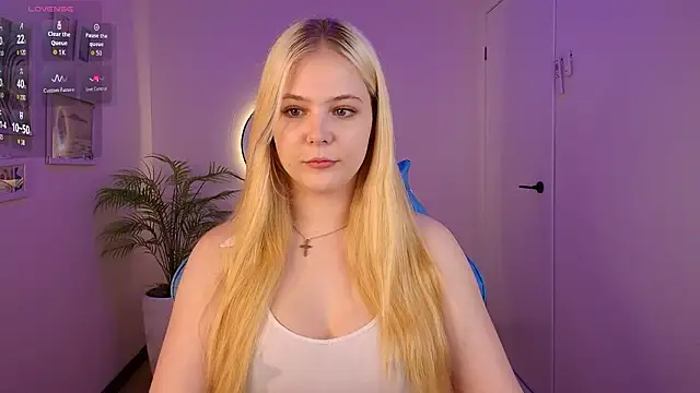 Elle Funning online show from 03/06/26, 08:53