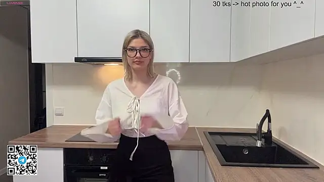 Carolini i online show from 04/21/26, 05:41