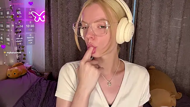 Snapshot of Marry_Sornatiko chatting on 07/12/26, 03:13 Marry Sornatiko online show from 07/12/26, 03:13