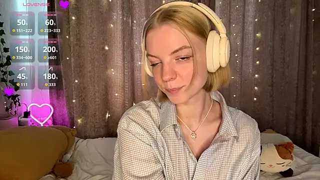 Snapshot of Marry_Sornatiko chatting on 06/11/26, 03:09 Marry Sornatiko online show from 06/11/26, 03:09