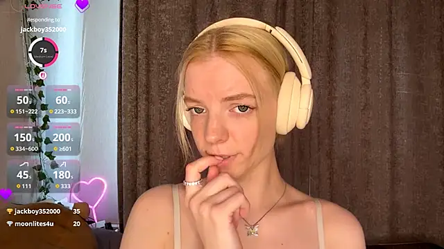 Snapshot of Marry_Sornatiko chatting on 06/23/26, 03:32 Marry Sornatiko online show from 06/23/26, 03:32