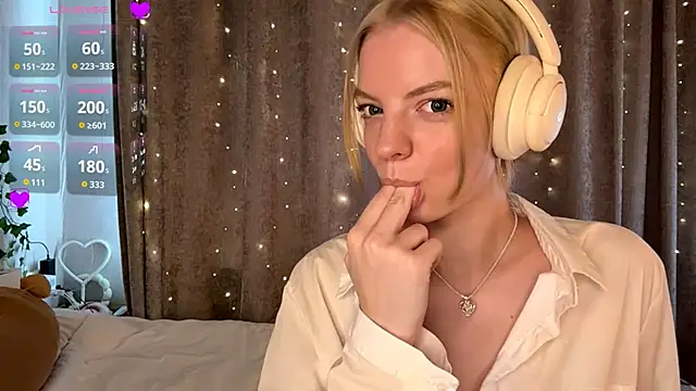 Snapshot of Marry_Sornatiko chatting on 06/14/26, 03:24 Marry Sornatiko online show from 06/14/26, 03:24