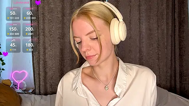 Snapshot of Marry_Sornatiko chatting on 06/18/26, 03:50 Marry Sornatiko online show from 06/18/26, 03:50