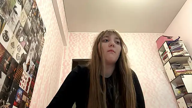 Snapshot of JanineThielman chatting on 06/18/26, 01:27 JanineThielman online show from 06/18/26, 01:27