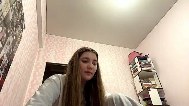 Snapshot of JanineThielman chatting on 06/14/26, 01:23 JanineThielman online show from 06/14/26, 01:23