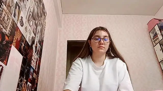 Snapshot of JanineThielman chatting on 07/05/26, 10:22 JanineThielman online show from 07/05/26, 10:22