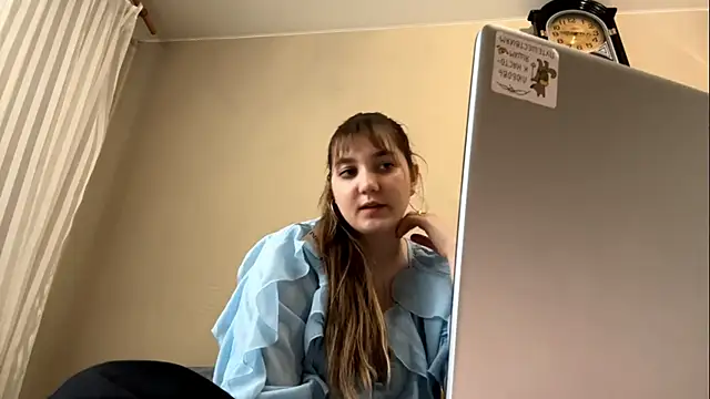 Snapshot of JanineThielman chatting on 06/17/26, 01:10 JanineThielman online show from 06/17/26, 01:10