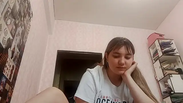 Snapshot of JanineThielman chatting on 07/09/26, 05:30 JanineThielman online show from 07/09/26, 05:30