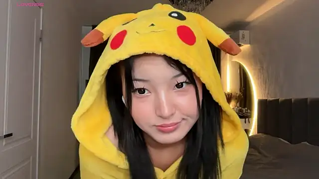 Snapshot of minnie_joy chatting on 06/26/26, 01:50 minnie joy online show from 06/26/26, 01:50