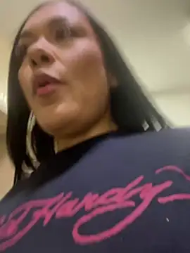 Snapshot of Tiffanyy_Lam chatting on 02/25/26, 09:36 Tiffanyy Lam online show from 02/25/26, 09:36