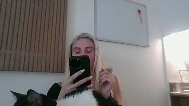 kinkykara25 online show from 03/12/26, 09:13