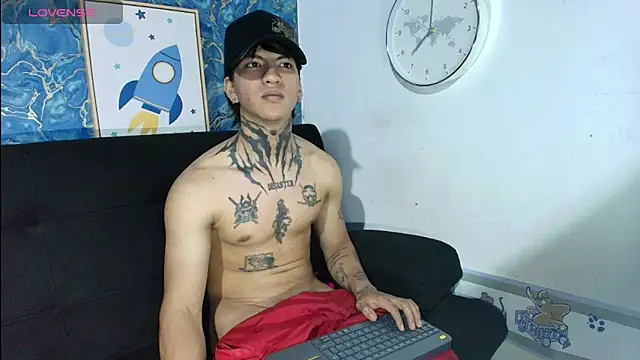 Snapshot of Tessarion_Black chatting on 06/24/26, 07:07 Tessarion Black online show from 06/24/26, 07:07