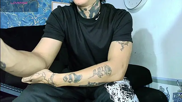 Snapshot of Tessarion_Black chatting on 07/09/26, 04:02 Tessarion Black online show from 07/09/26, 04:02
