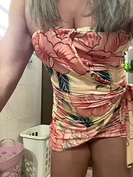 Nanda loiragostosa online show from 05/17/26, 05:57