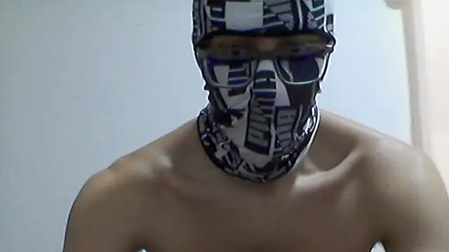 deivimejia18 online show from 04/23/26, 08:21