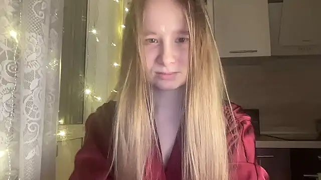 cutefoxieee online show from 04/22/26, 08:48