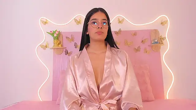 Isaa-queen online show from 04/05/26, 02:35