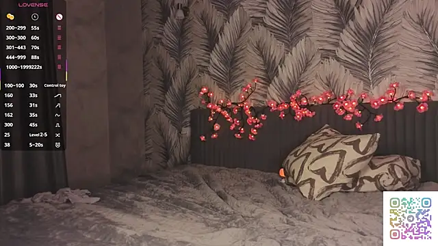 HinaVibe online show from 04/18/26, 07:07