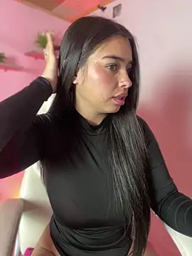 I Valentina online show from 04/15/26, 07:18