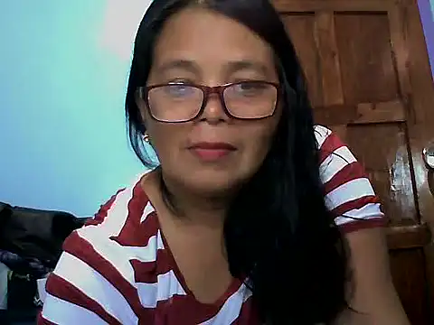 Flowerblossom123 online show from 04/06/26, 04:19