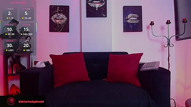 Snapshot of Daphne_k chatting on 06/18/26, 11:04 Daphne k online show from 06/18/26, 11:04