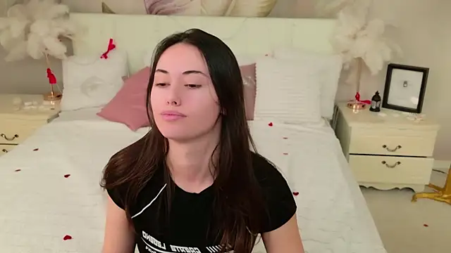 Lunaa Babygirl online show from 02/23/26, 08:37