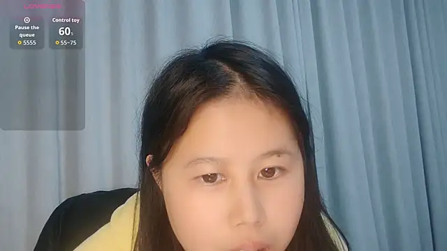 Snapshot of Hannah-33 chatting on 02/26/26, 07:08 Hannah-33 online show from 02/26/26, 07:08