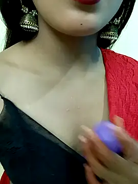 CuteShruti online show from 04/14/26, 04:28