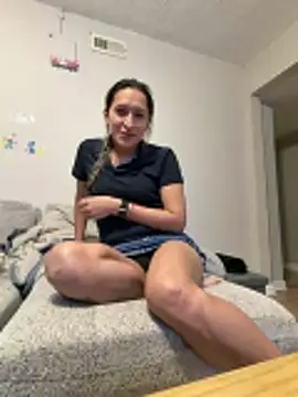 Snapshot of celenia chatting on 02/27/26, 04:56 celenia online show from 02/27/26, 04:56