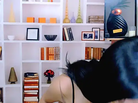 Queeny Cassandra online show from 05/19/26, 06:09