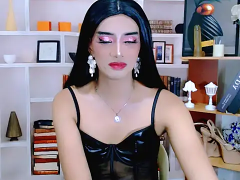 Queeny Cassandra online show from 05/10/26, 06:17