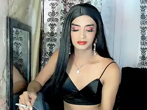 Snapshot of Queeny_Cassandra chatting on 06/18/26, 01:26 Queeny Cassandra online show from 06/18/26, 01:26