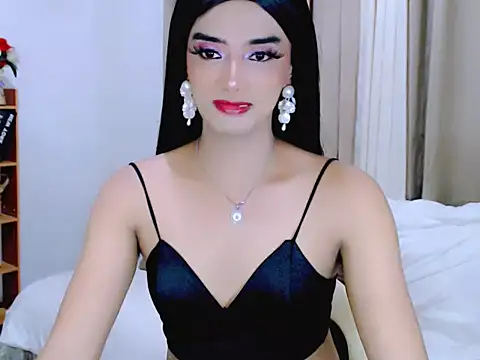 Queeny Cassandra online show from 05/23/26, 06:12