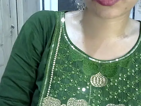 Neha Sharma2 online show from 04/05/26, 02:57