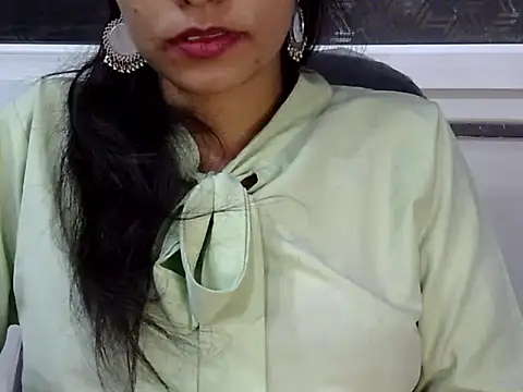 Neha Sharma2 online show from 04/01/26, 01:52