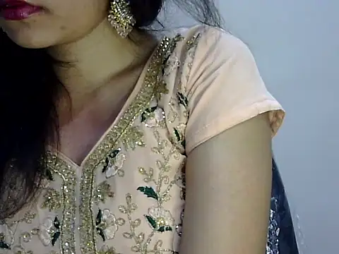 Neha Sharma2 online show from 04/13/26, 12:58