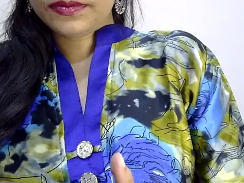Neha Sharma2 online show from 04/18/26, 11:34