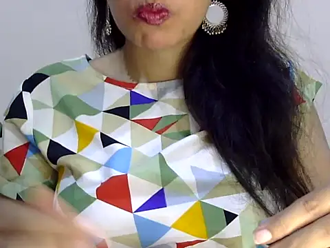 Neha Sharma2 online show from 04/15/26, 09:48