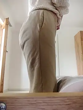 usTwoCaty online show from 04/23/26, 10:33