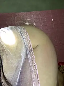 Snapshot of Milak6 chatting on 02/28/26, 03:44 Milak6 online show from 02/28/26, 03:44