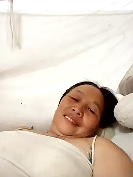 heesuu11 online show from 04/08/26, 01:45