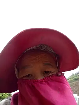 heesuu11 online show from 04/01/26, 08:59